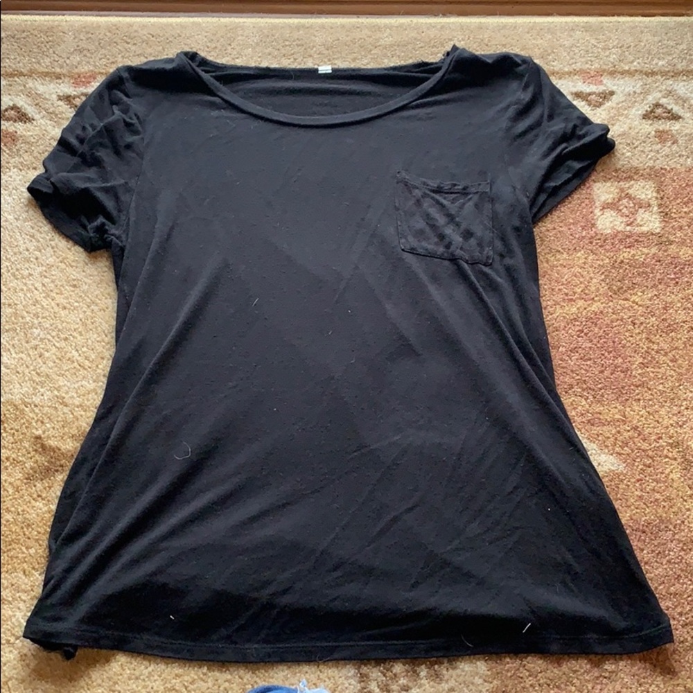 Black short sleeve t shirt